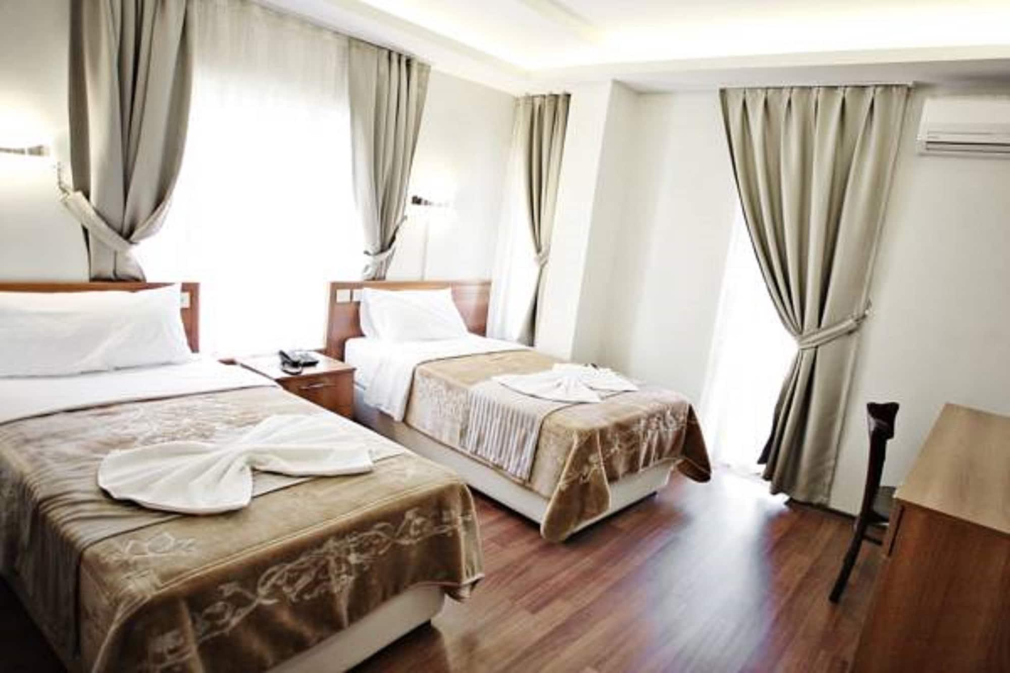 Taksim Palace Hotel Estambul Exterior foto